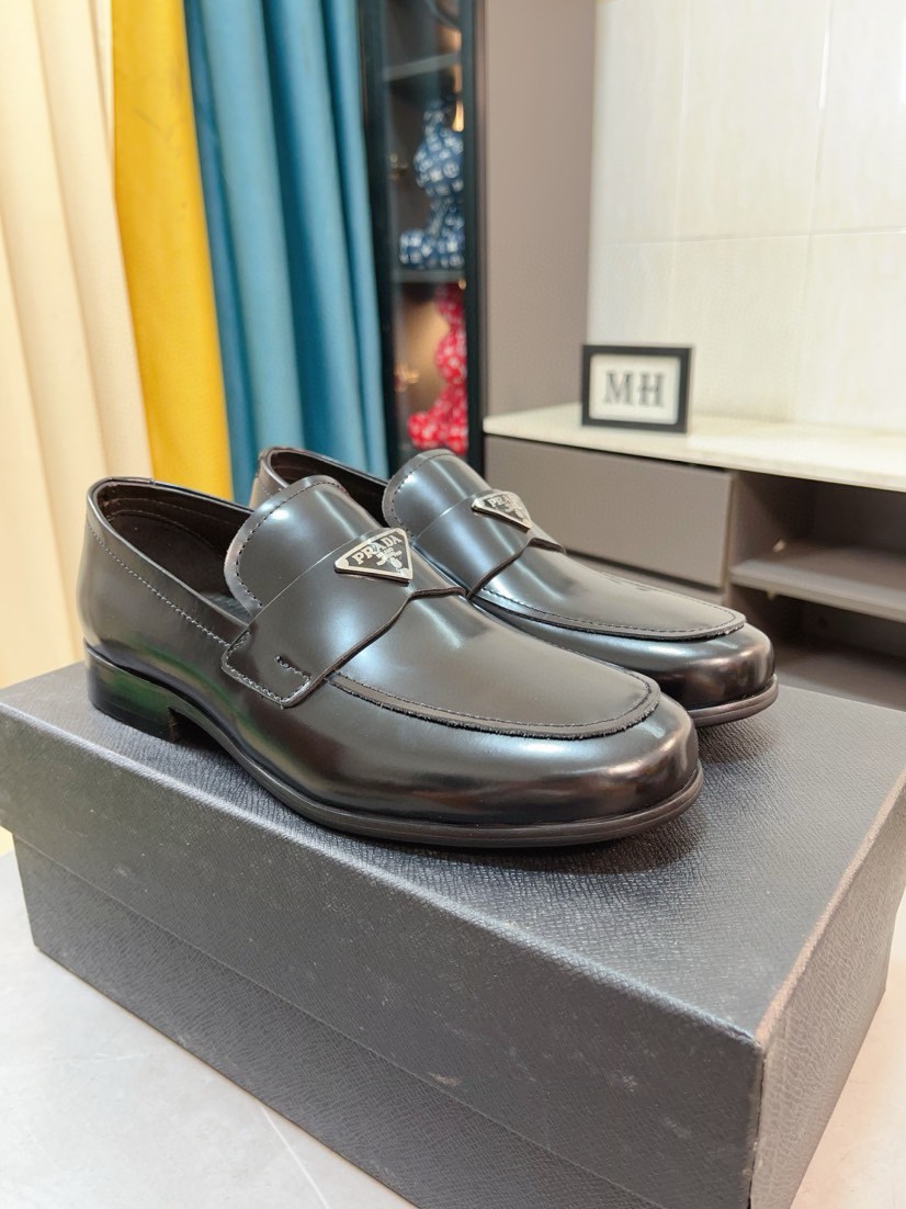 新品 靴 プラダ ビジネスシューズ/紳士靴  メンズ