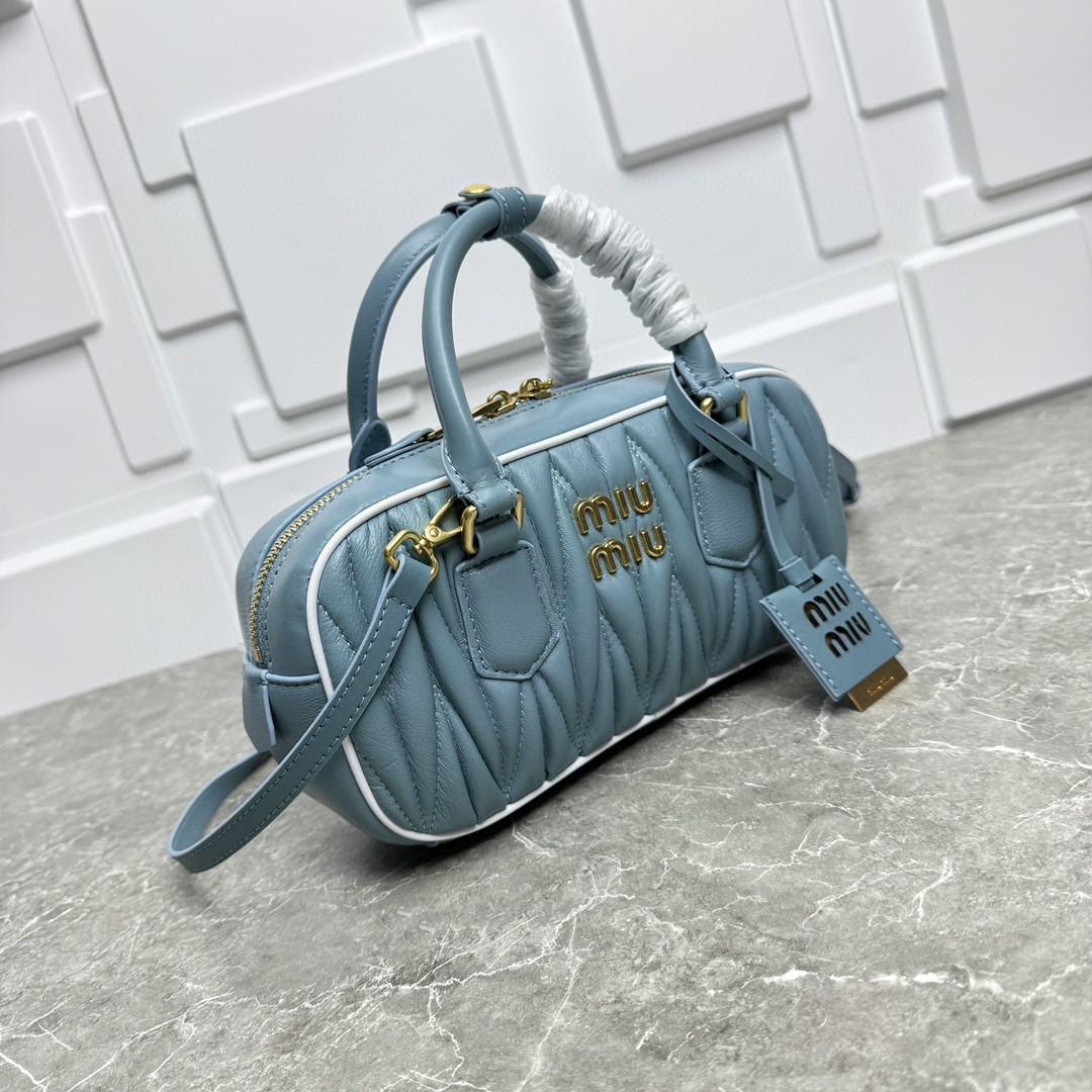 鞄 ミュウミュウ バッグ レザー 2WAYハンドバッグ