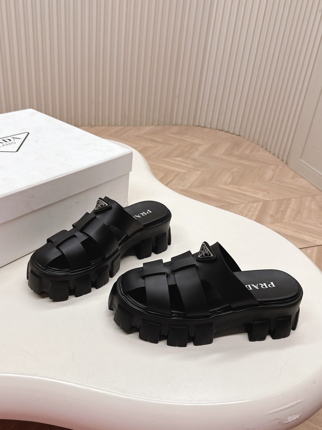新品 靴 プラダ サンダル ミュール レディース