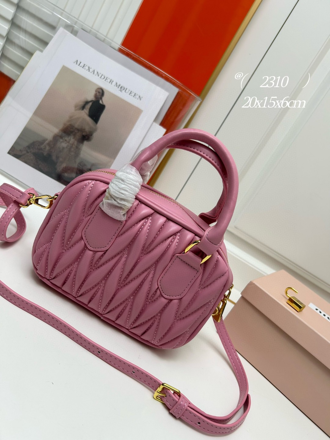 鞄 ミュウミュウ バッグ レザー 2WAYハンドバッグ 2506