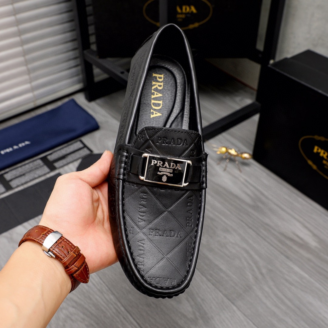 新品 靴 プラダ ローファー/フラットシューズ メンズ