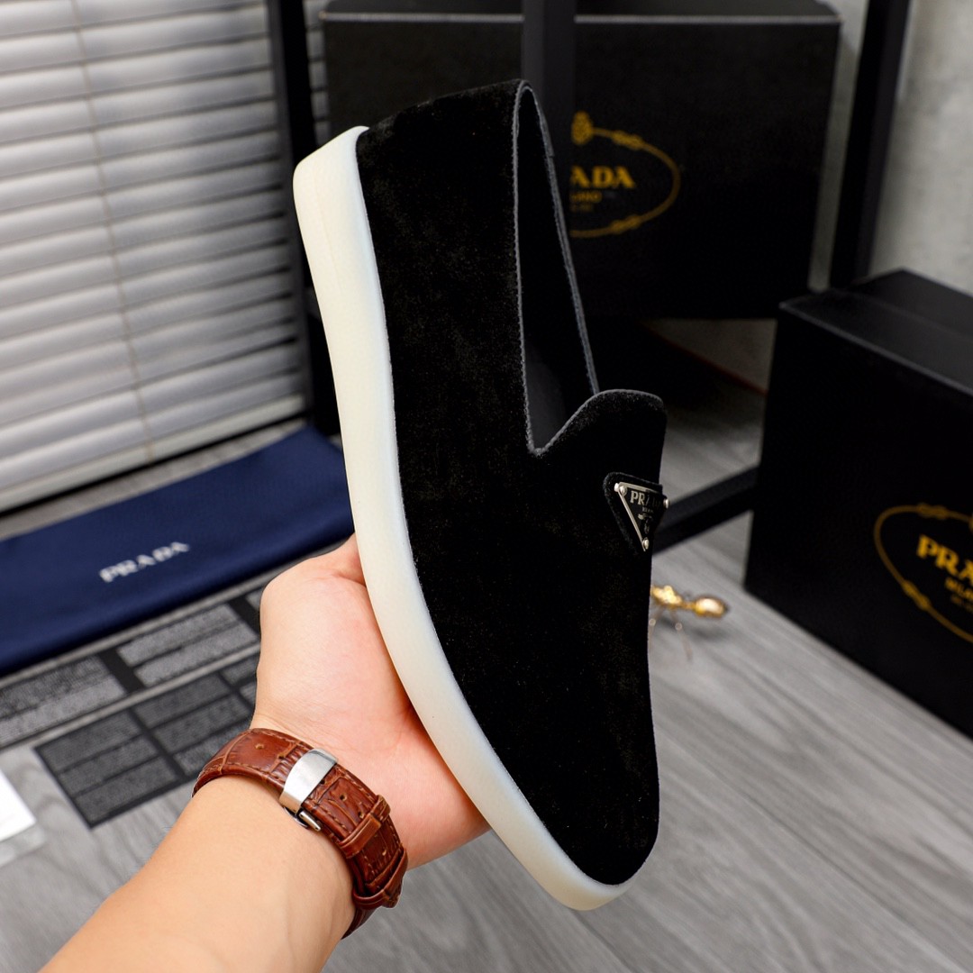 新品 靴 プラダ ローファー/フラットシューズ メンズ
