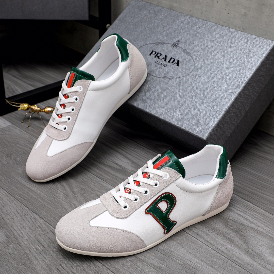 新品 靴 プラダ スニーカー/レースアップ  メンズ