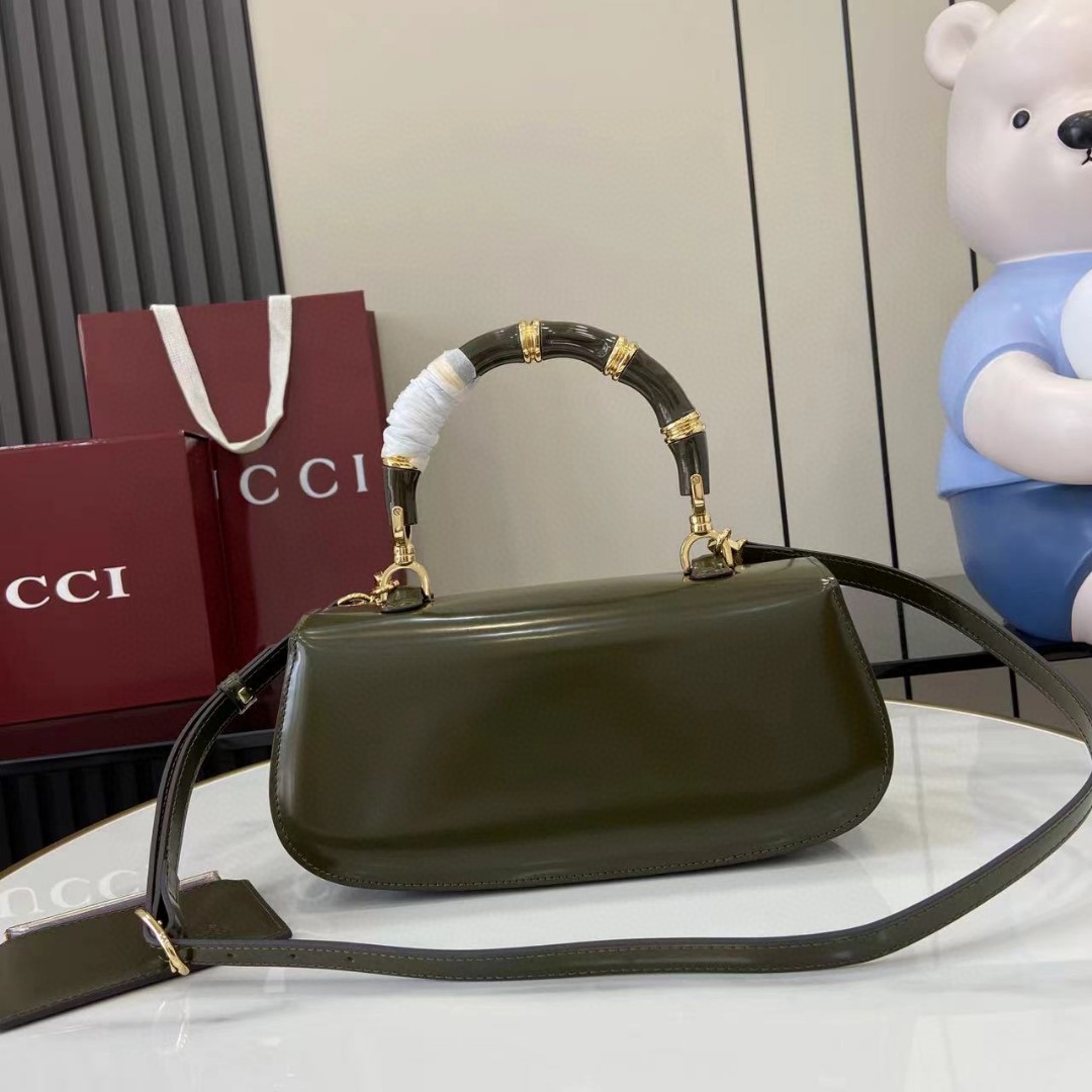 鞄 グッチ バッグ カバンハンドバッグ 新品 2506
