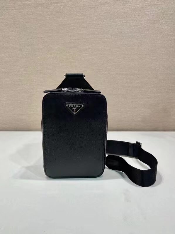 鞄 プラダ バッグ カバン チェストパック 2506