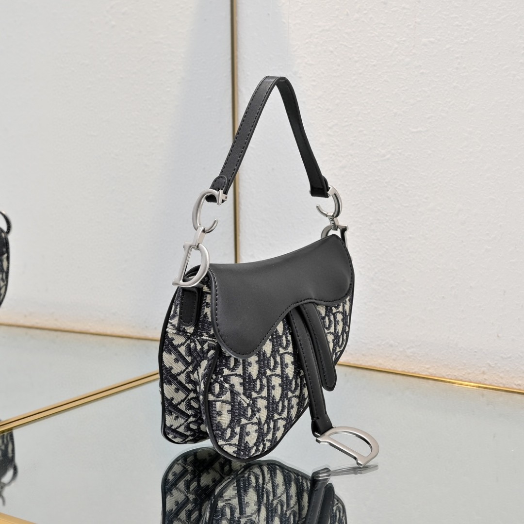 鞄 クリスチャンディオール Saddle bag 斜め挂けバッグ
