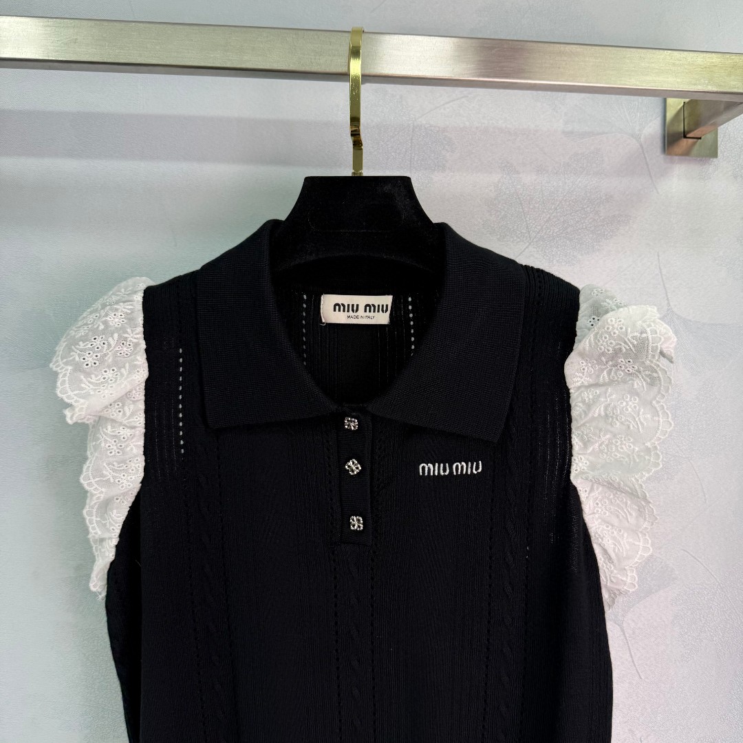 夏新品入荷 女性ミュウミュウ トップス Tシャツ
