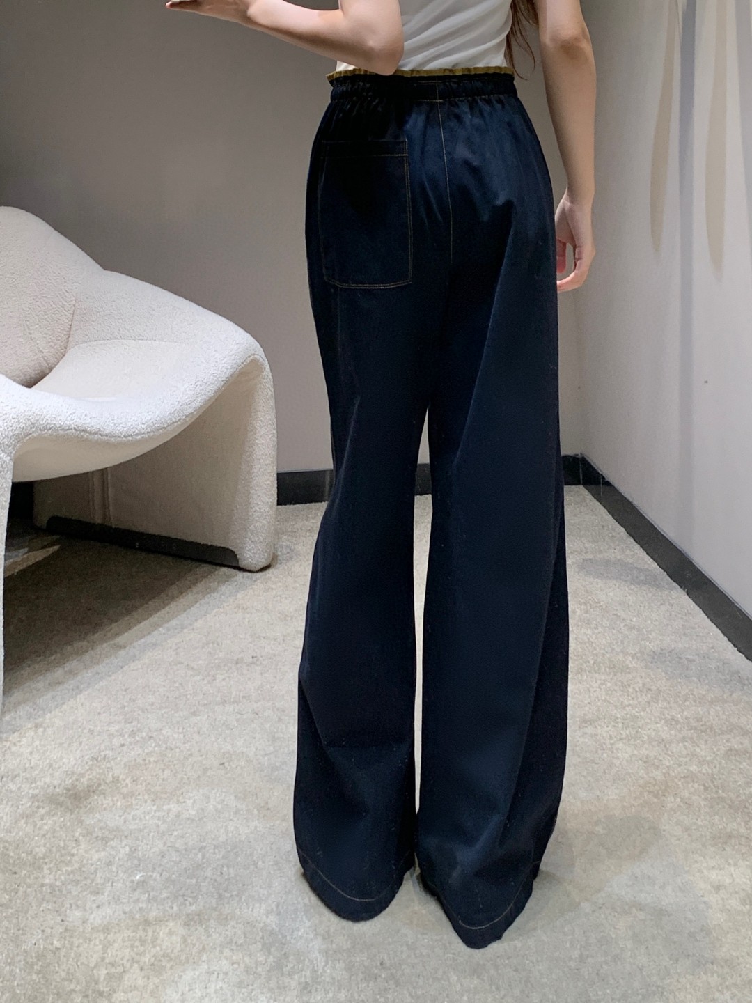 夏新品入荷 女性プラダ ボトムス 長いズボン ?
