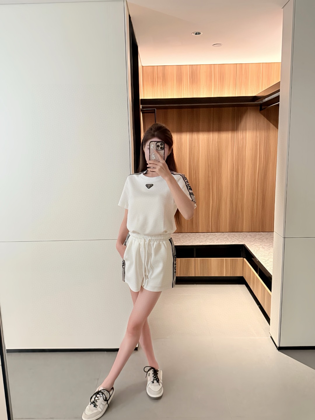 夏新品入荷 女性プラダ セットアップ ?