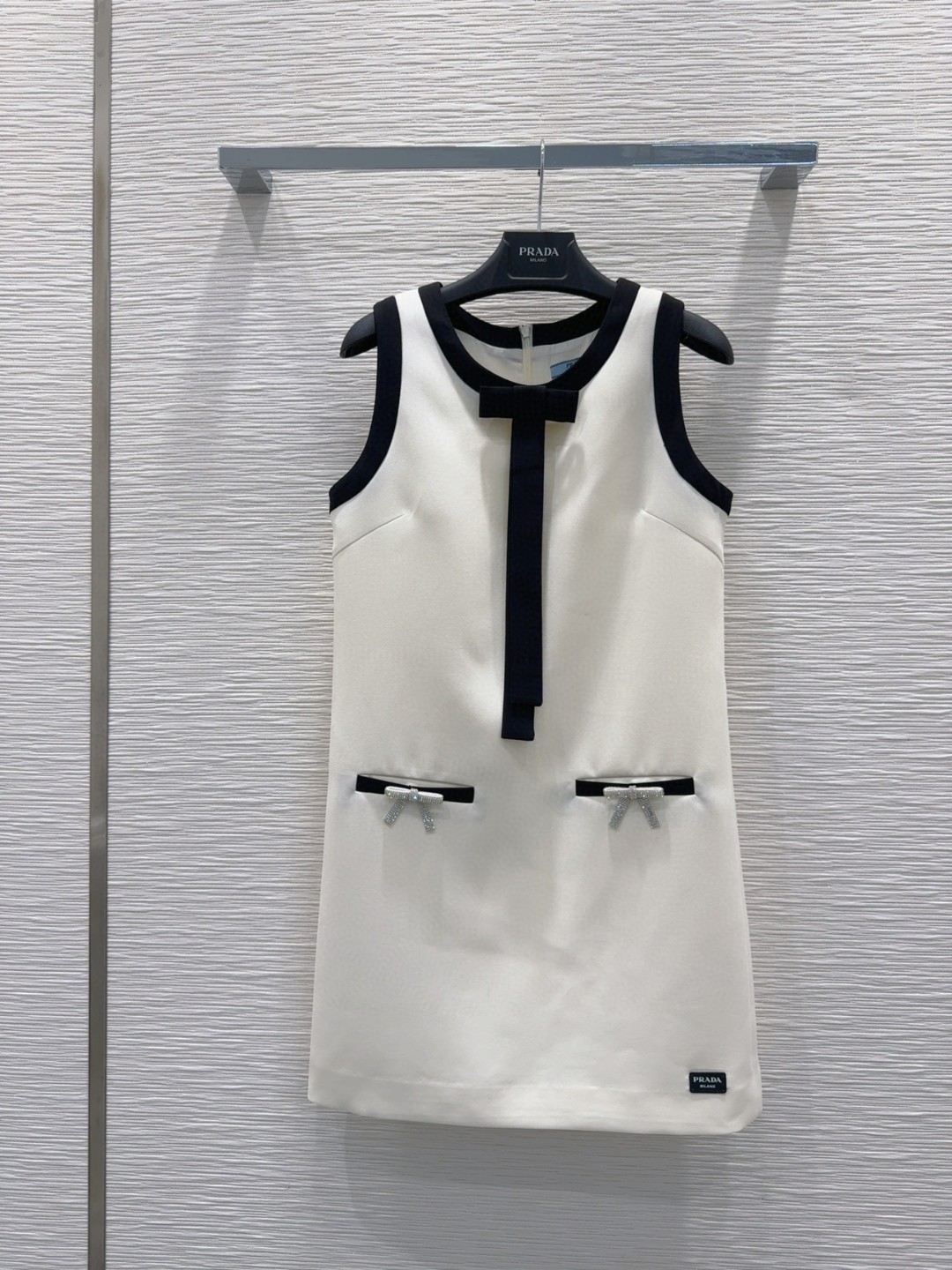 夏新品入荷 女性プラダ 着痩せ安心のスカート ?