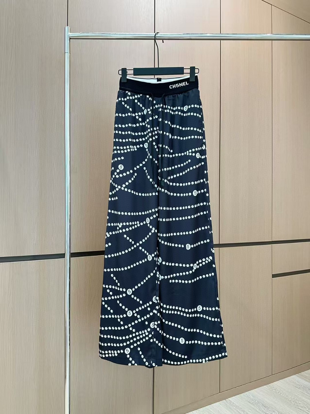 夏新品入荷 女性シャネル ボトムス 長いズボン?
