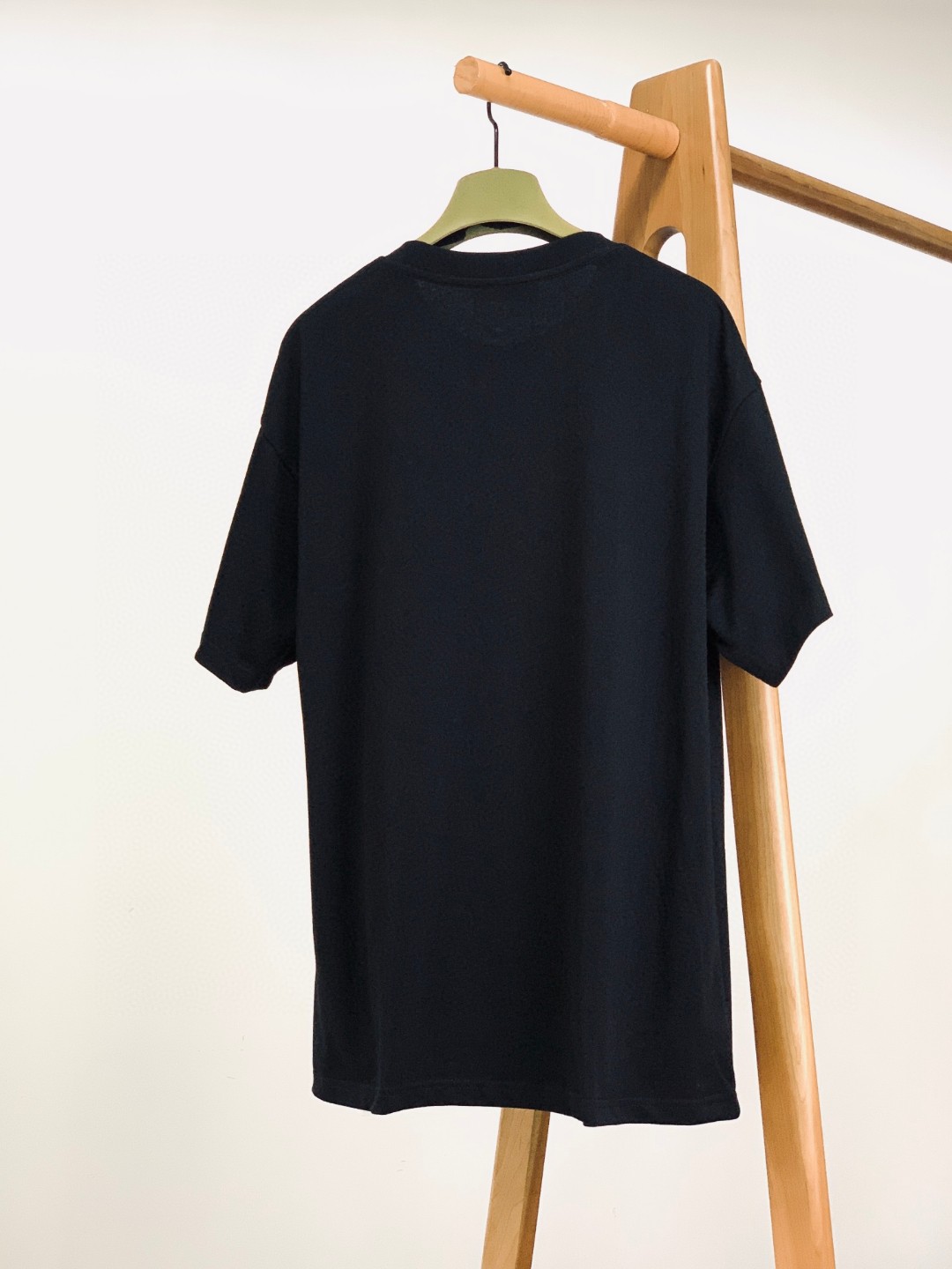 夏新品入荷 女性グッチ トップス Tシャツ
