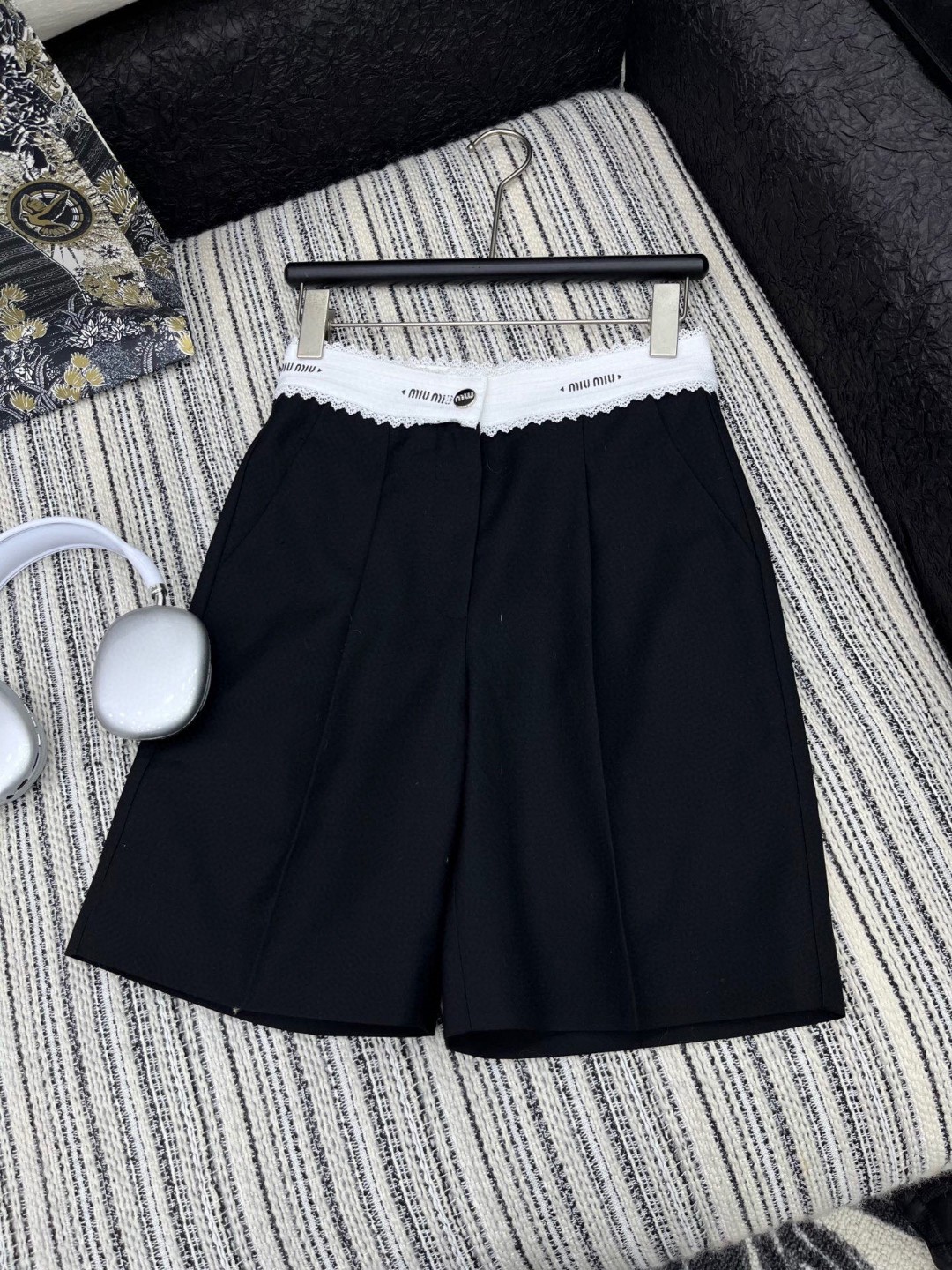 夏新品入荷 女性ミュウミュウ ボトムス 短いズボン ?