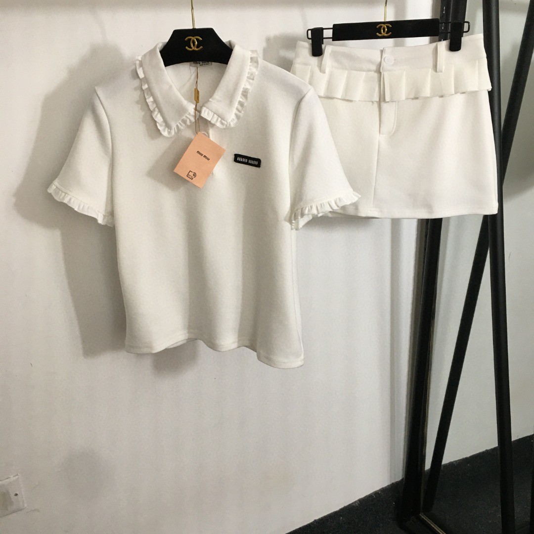 夏新品入荷 女性ミュウミュウ セットアップ ?