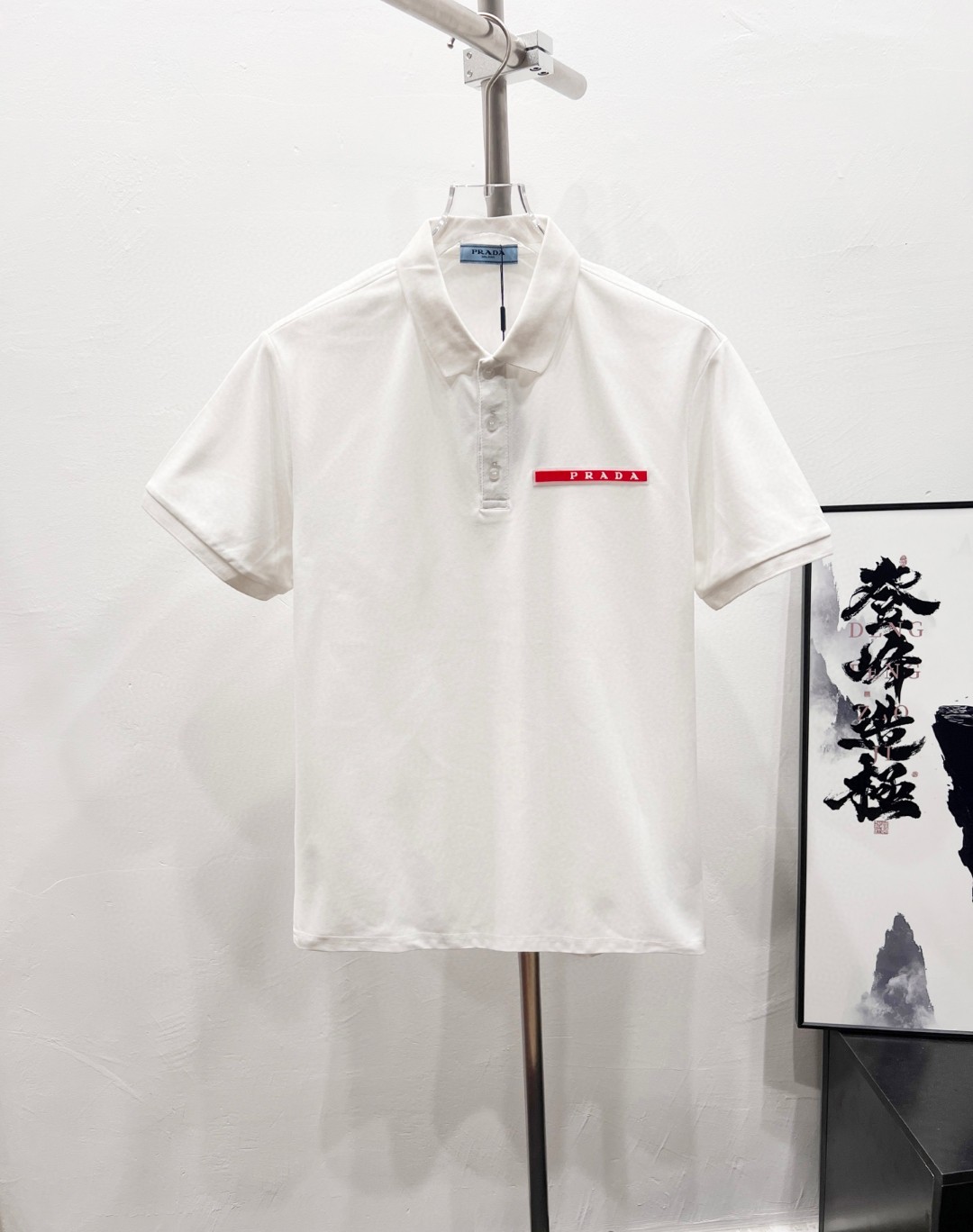 夏新品入荷 女性プラダ トップス Tシャツ