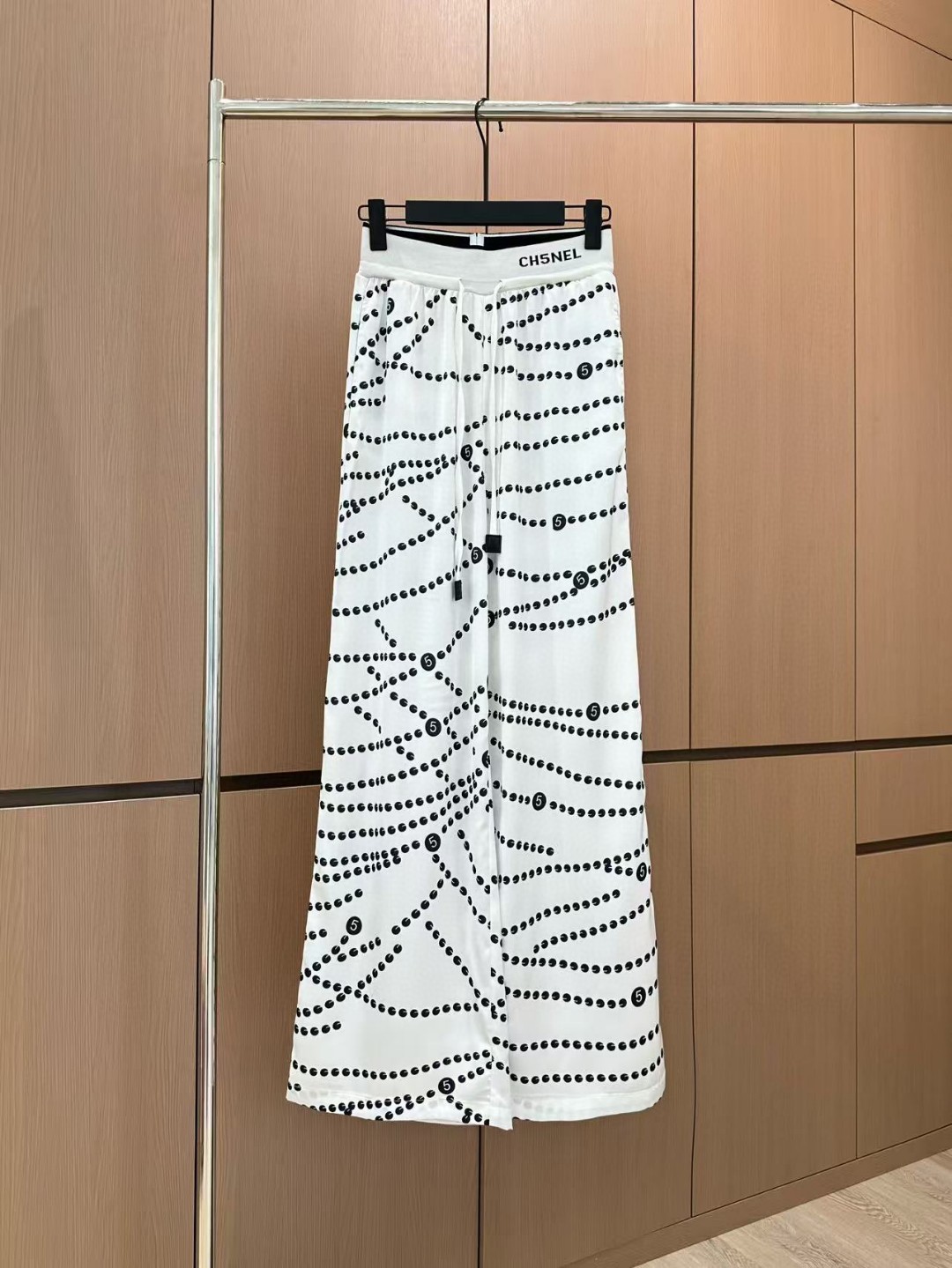 夏新品入荷 女性シャネル ボトムス 長いズボン?