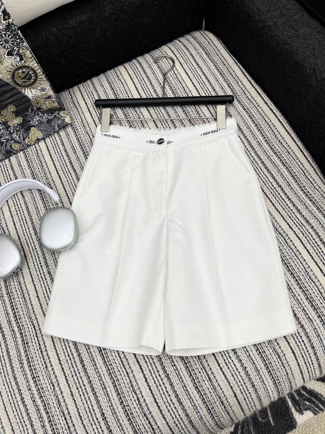 夏新品入荷 女性ミュウミュウ ボトムス 短いズボン ?