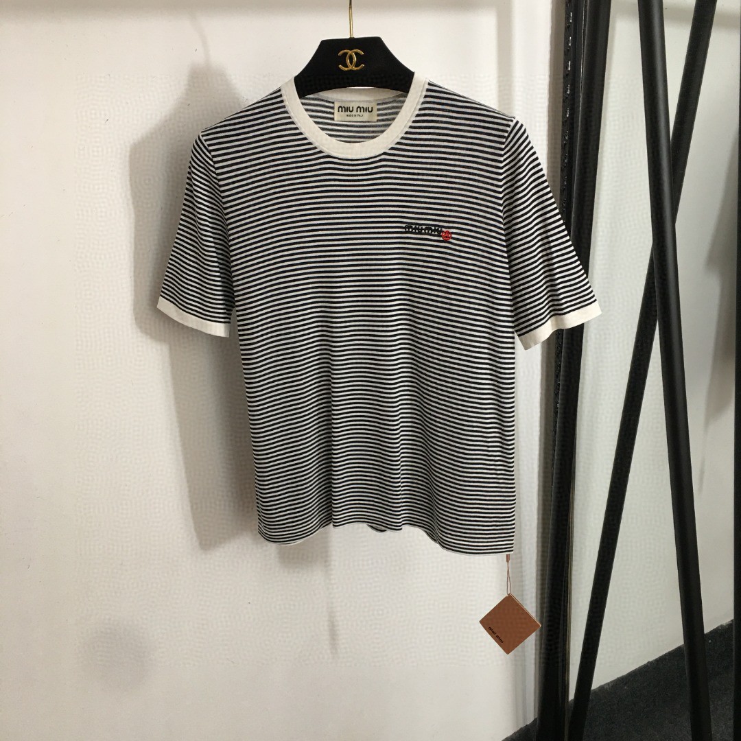 夏新品入荷 女性ミュウミュウ トップス ?