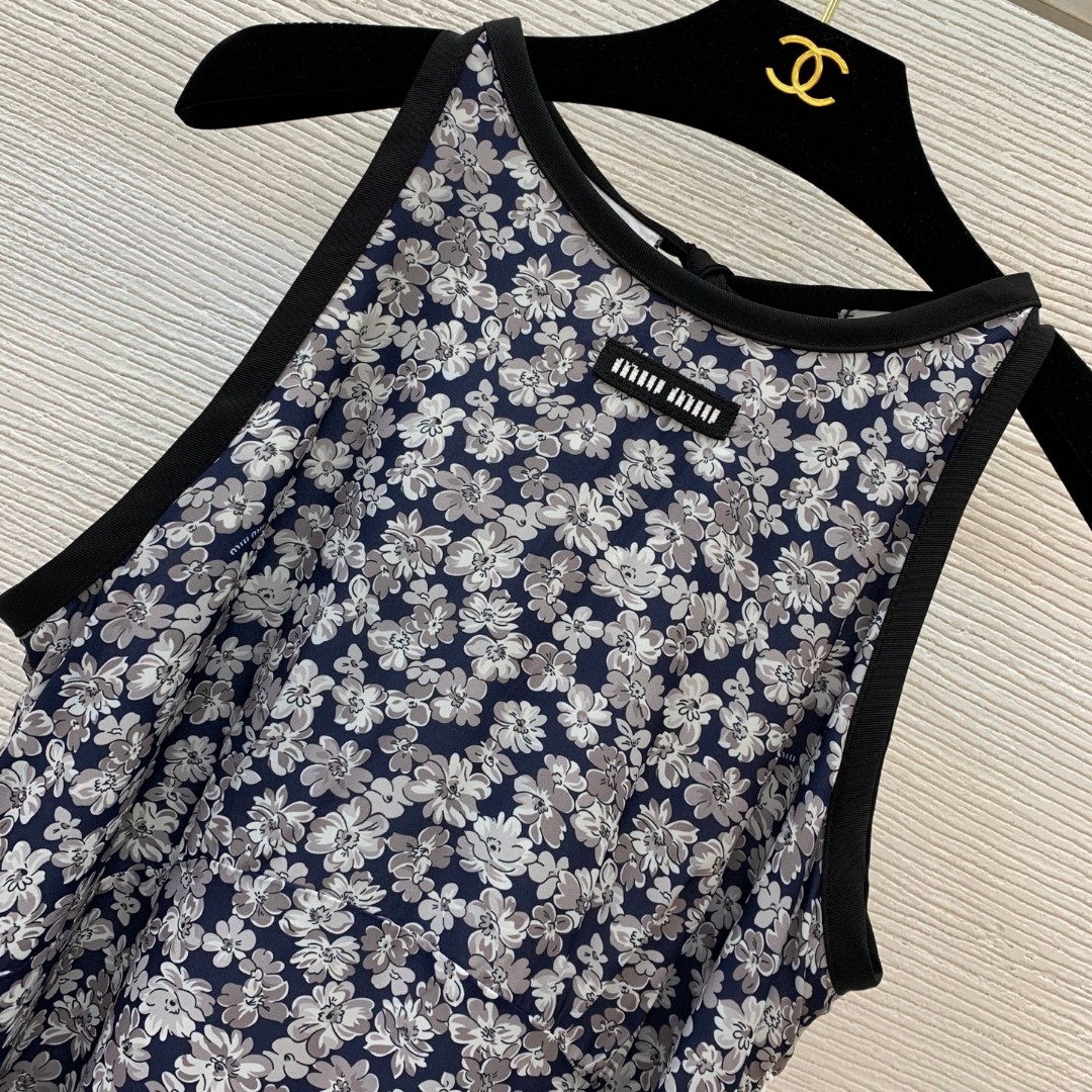 夏新品入荷 女性ミュウミュウ 着痩せ安心のスカート ?