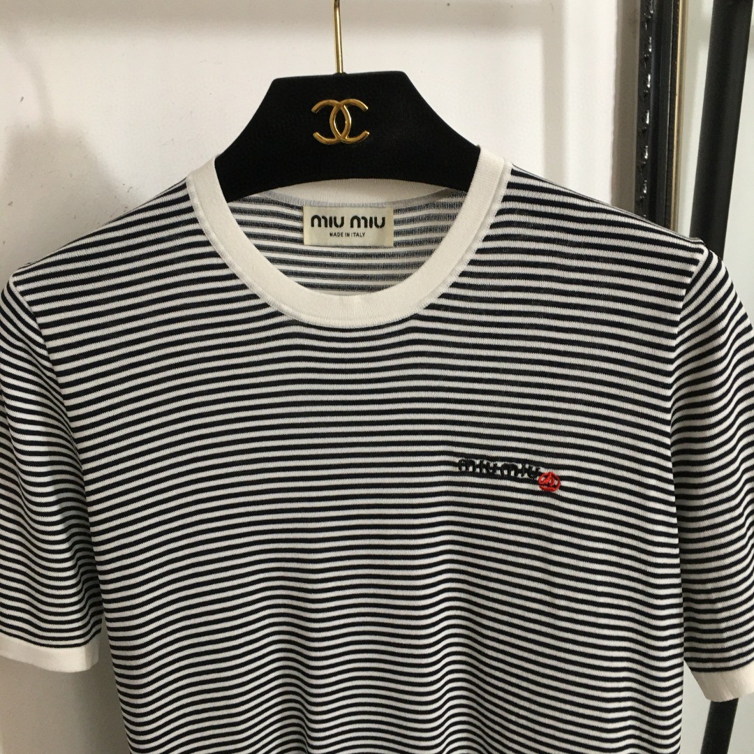 夏新品入荷 女性ミュウミュウ トップス ?