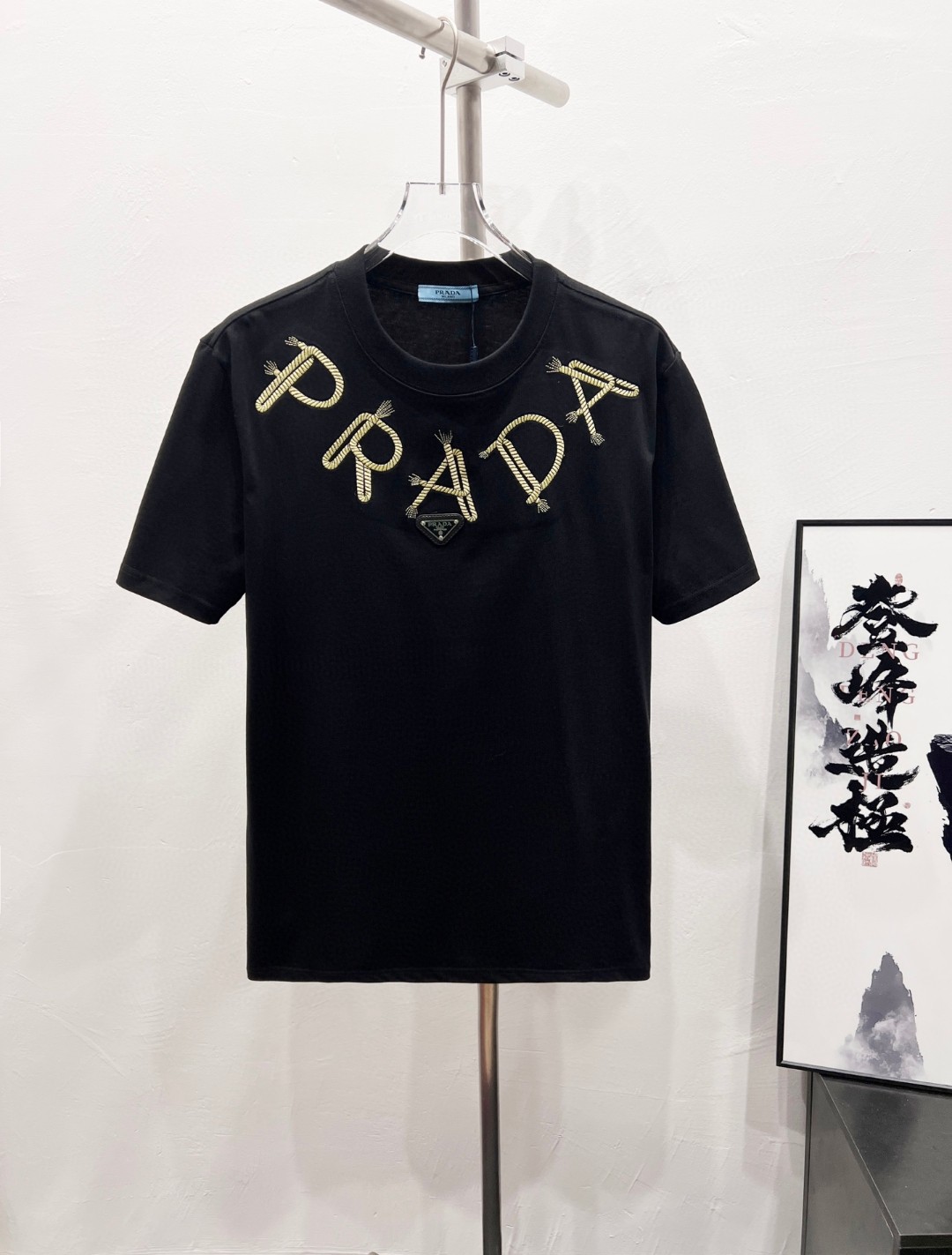 夏新品入荷 女性プラダ トップス Tシャツ
