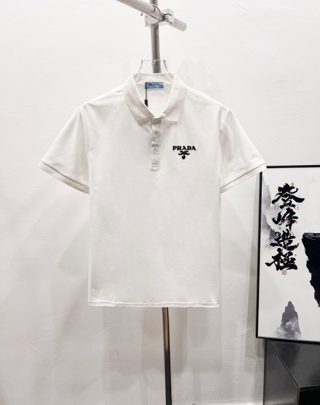 夏新品入荷 女性プラダ トップス Tシャツ