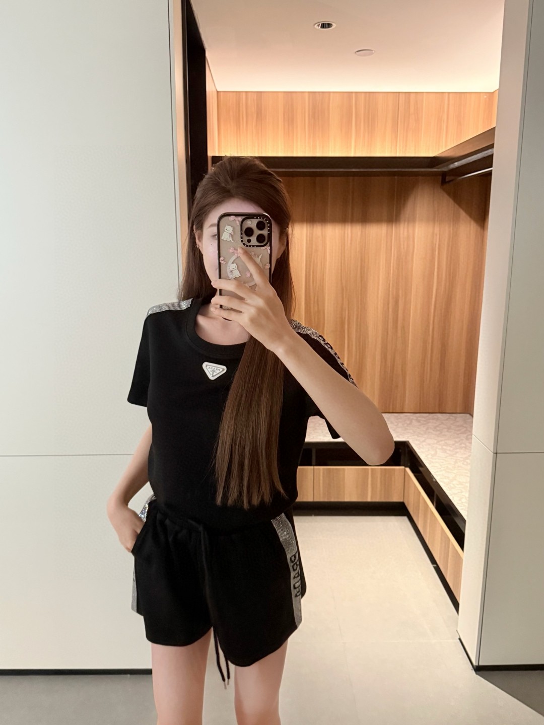 夏新品入荷 女性プラダ セットアップ ?