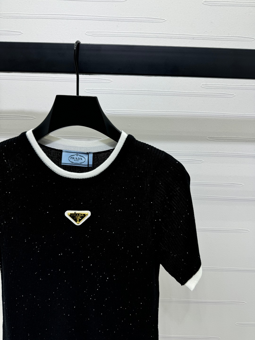 夏新品入荷 女性プラダ トップス Tシャツ