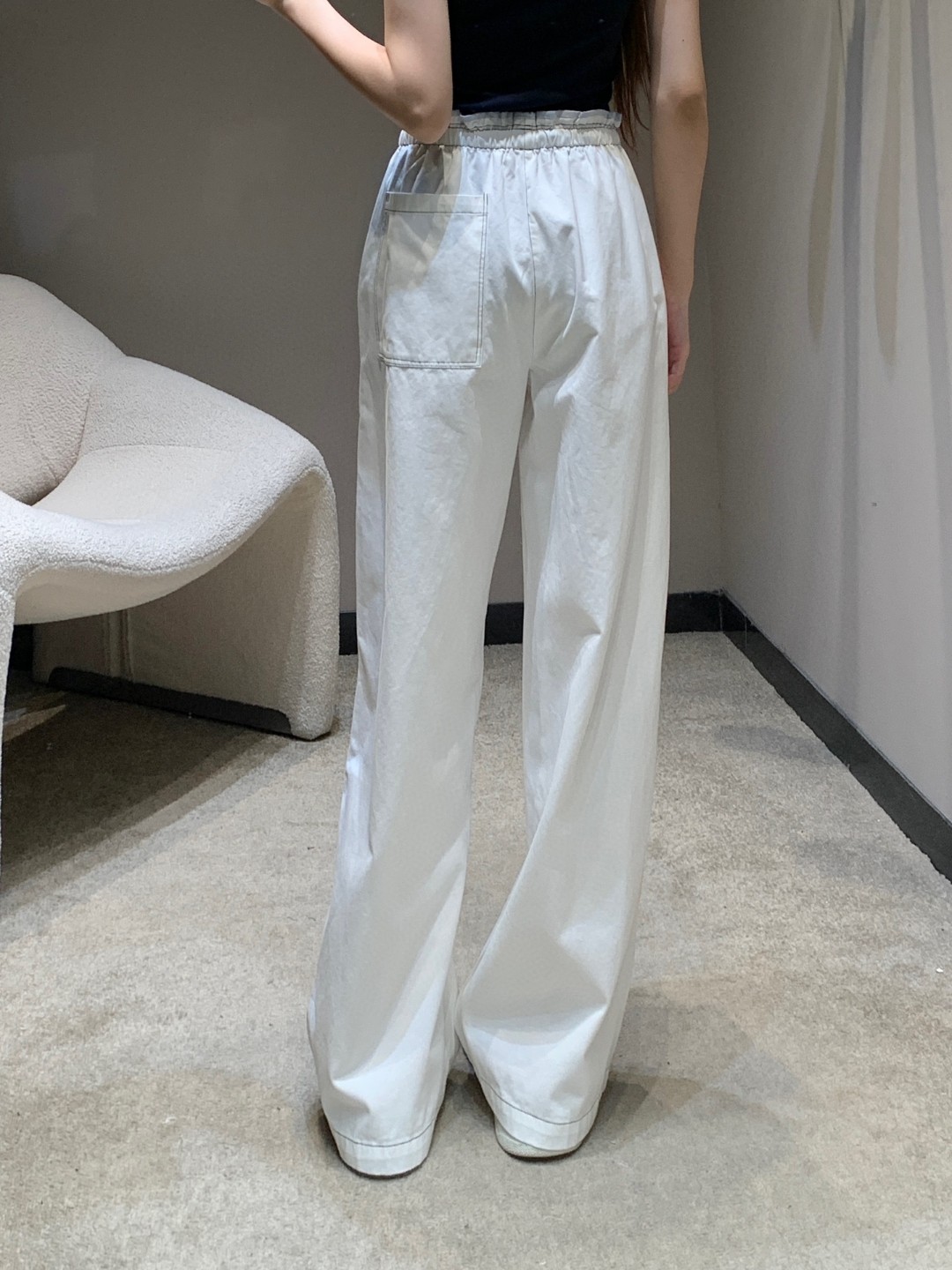 夏新品入荷 女性プラダ ボトムス 長いズボン ?