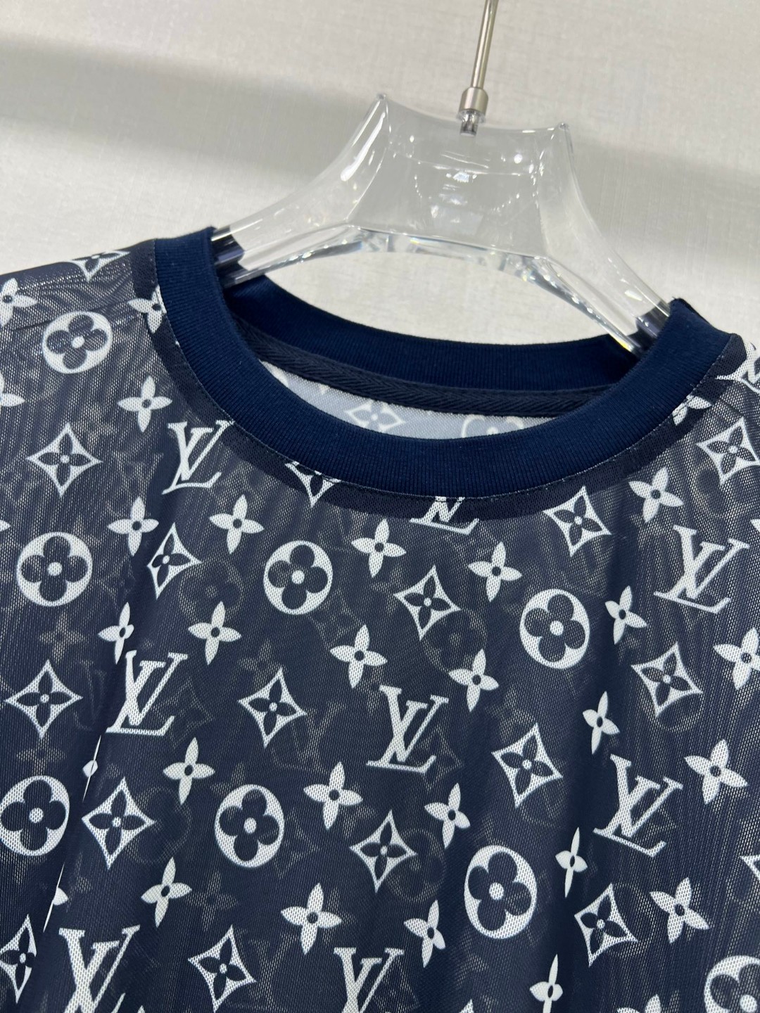 夏新品入荷 女性ルイヴィトン トップス Tシャツ