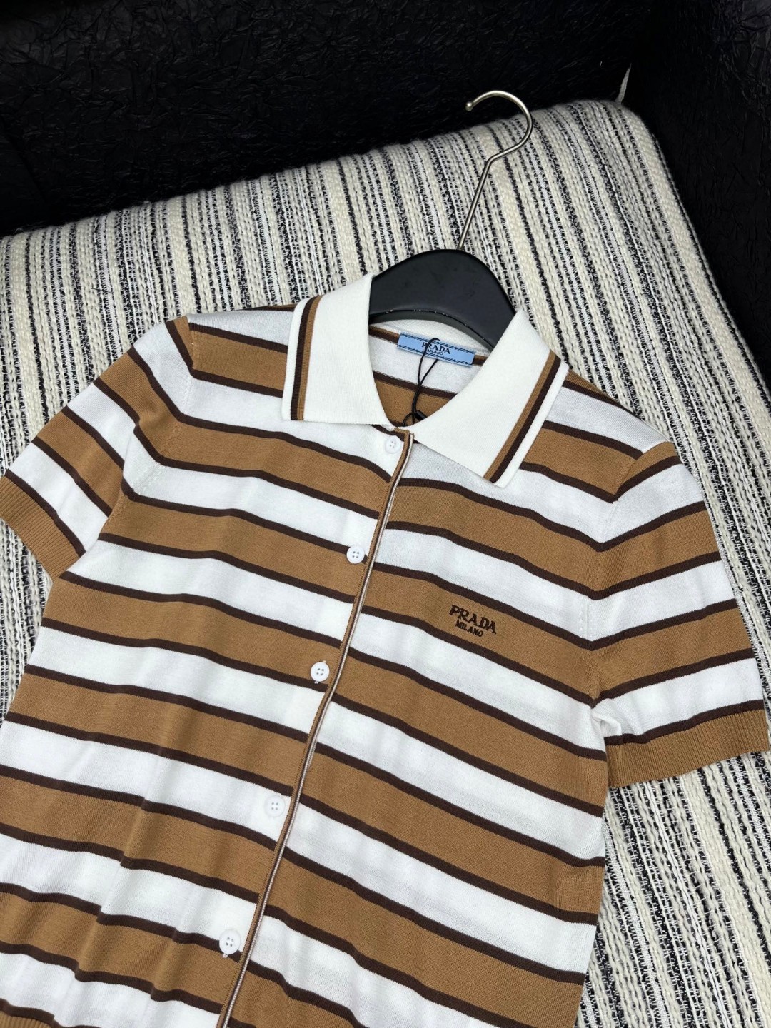 夏新品入荷 女性プラダ ワイシャツ?