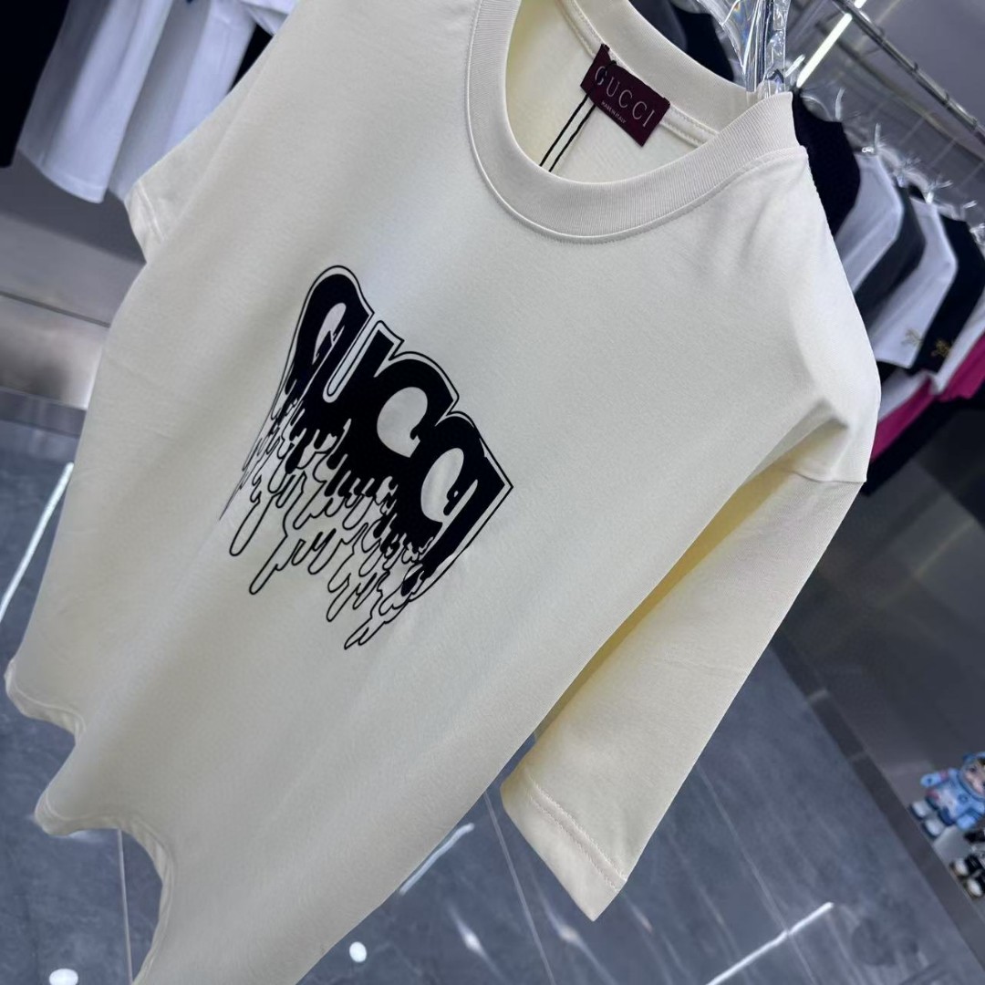夏新品入荷 女性グッチ トップス Tシャツ