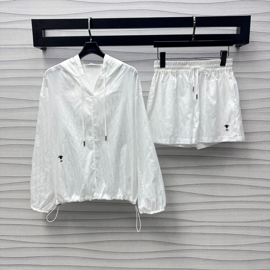 夏新品入荷 女性クリスチャンディオール セットアップ
