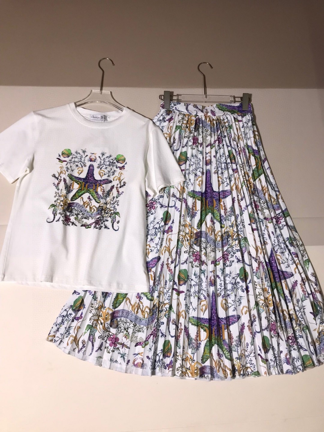 夏新品入荷 女性クリスチャンディオール 着痩せ安心のスカート