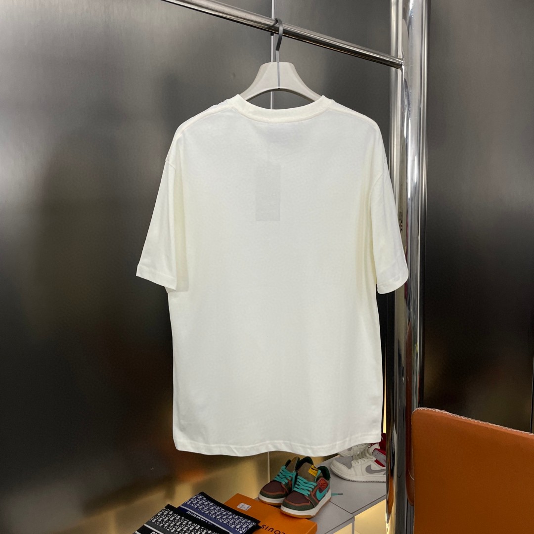 夏新品入荷 女性グッチ トップス Tシャツ