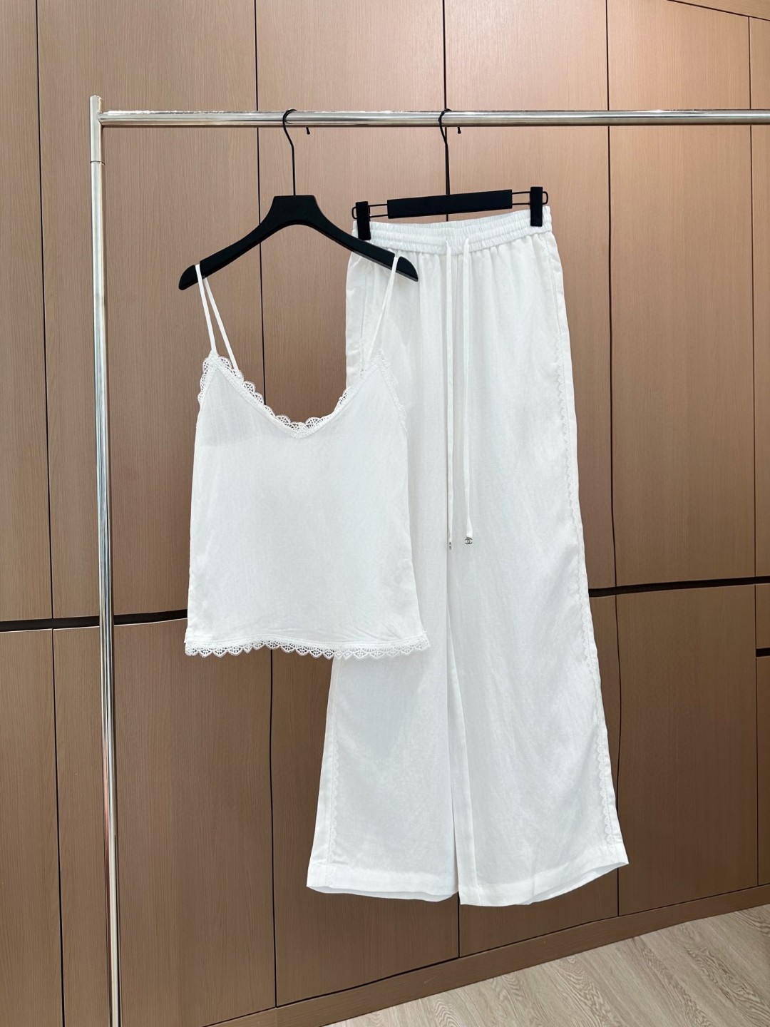 夏新品入荷 女性シャネル セットアップ ?