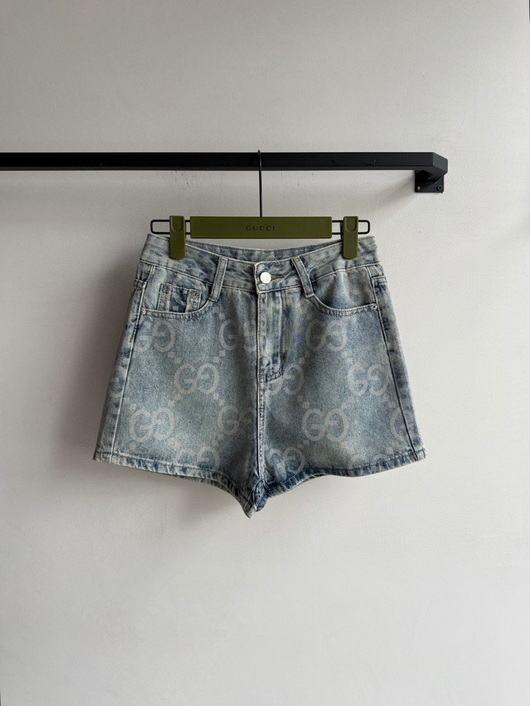 夏新品入荷 女性グッチ ボトムス 短いズボン ?