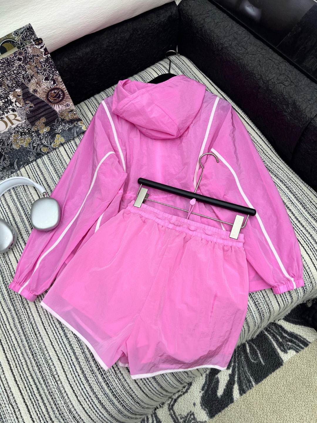 夏新品入荷 女性シャネル セットアップ ?