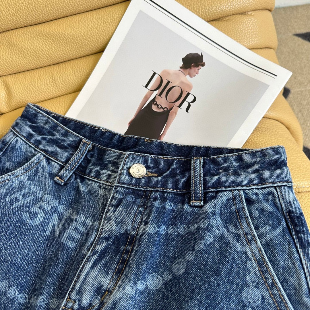 夏新品入荷 女性シャネル 着痩せ安心のスカート ?
