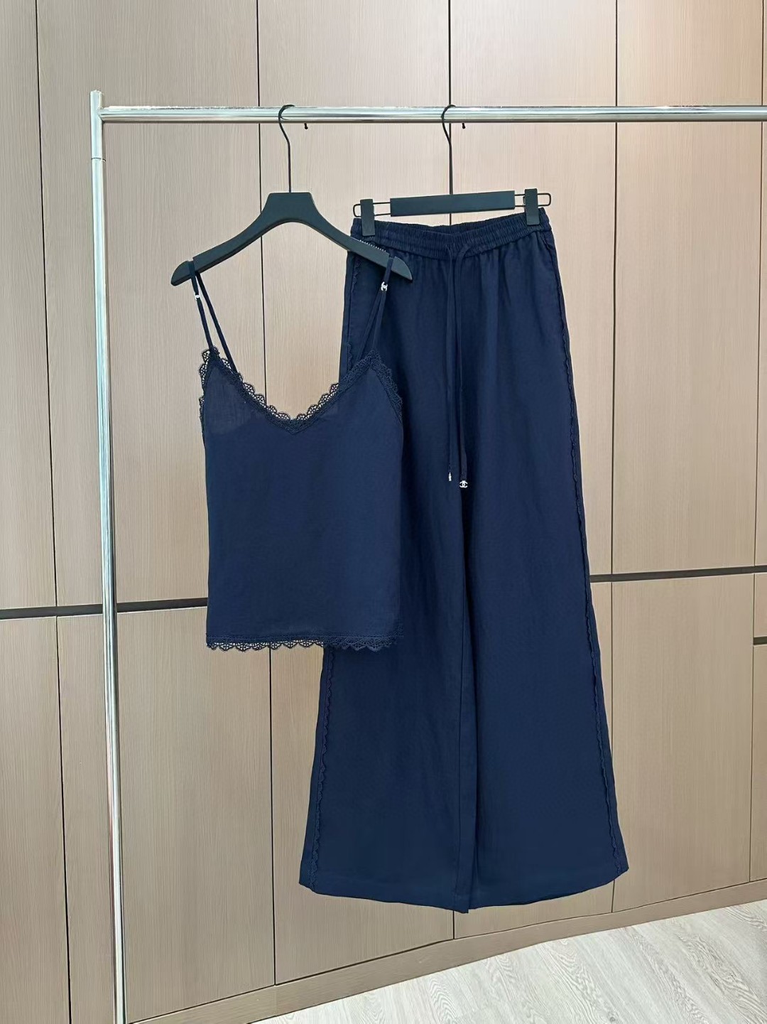 夏新品入荷 女性シャネル セットアップ ?