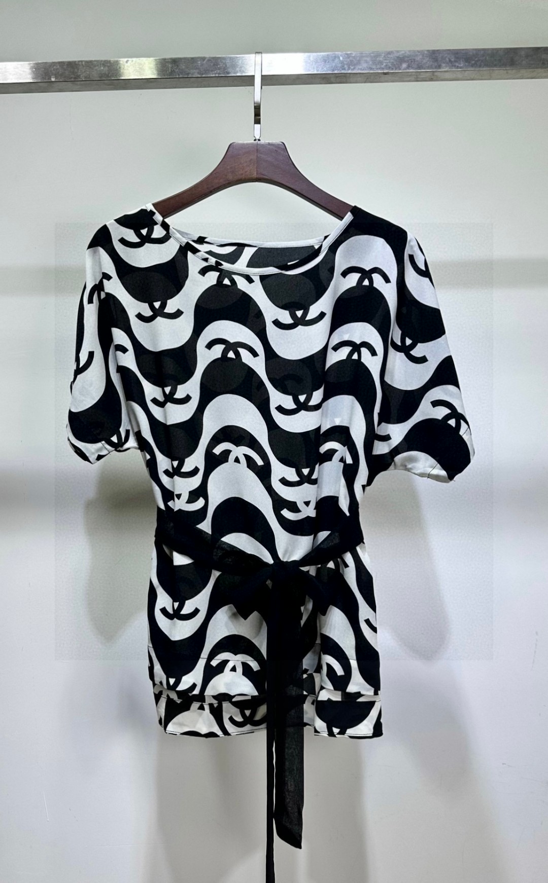 夏新品入荷 女性シャネル ワイシャツ ?
