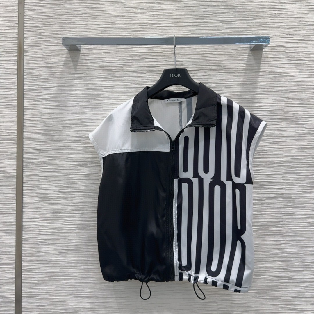 夏新品入荷 女性クリスチャンディオール セットアップ?