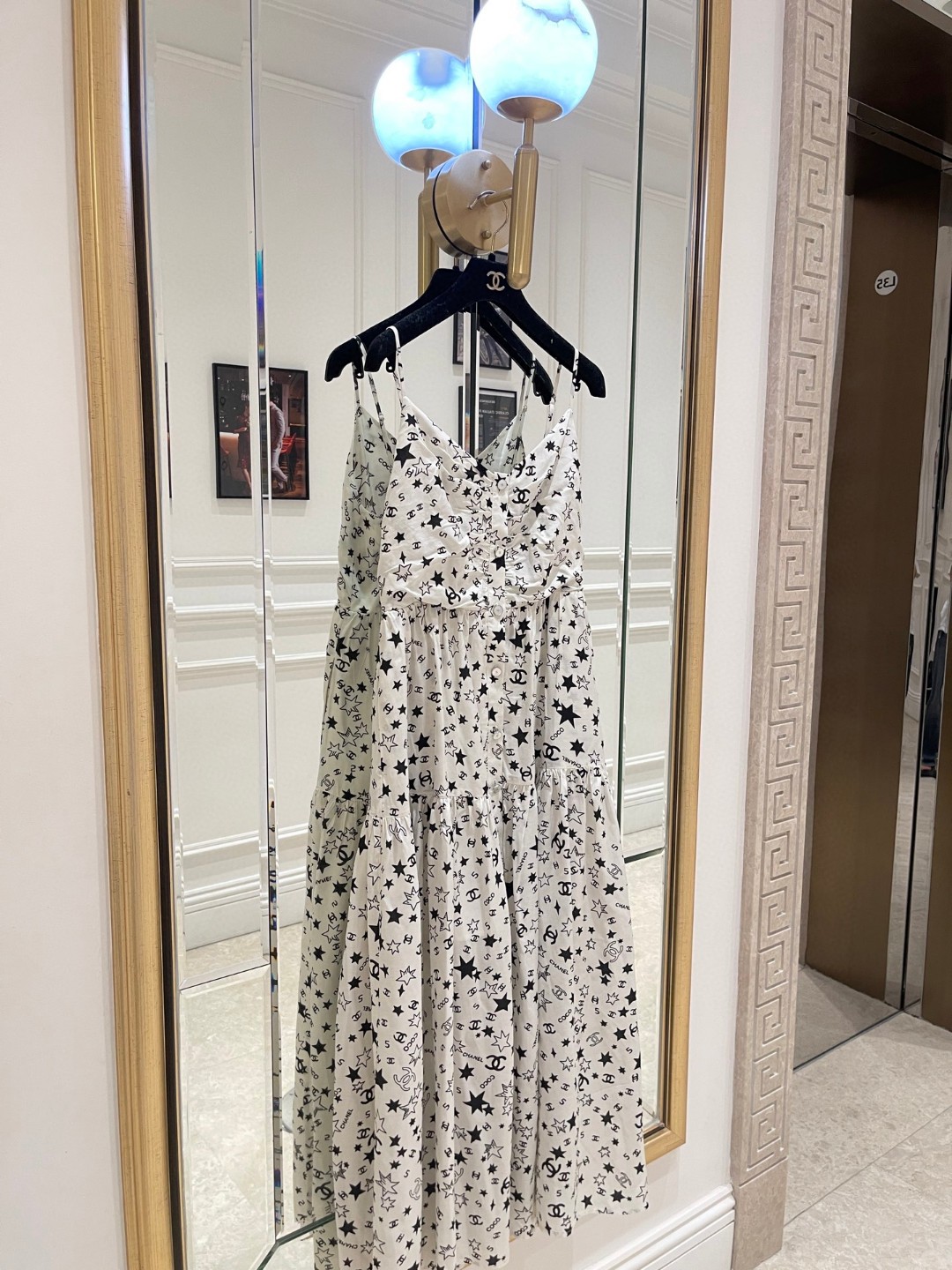 夏新品入荷 女性シャネル 着痩せ安心のスカート ?