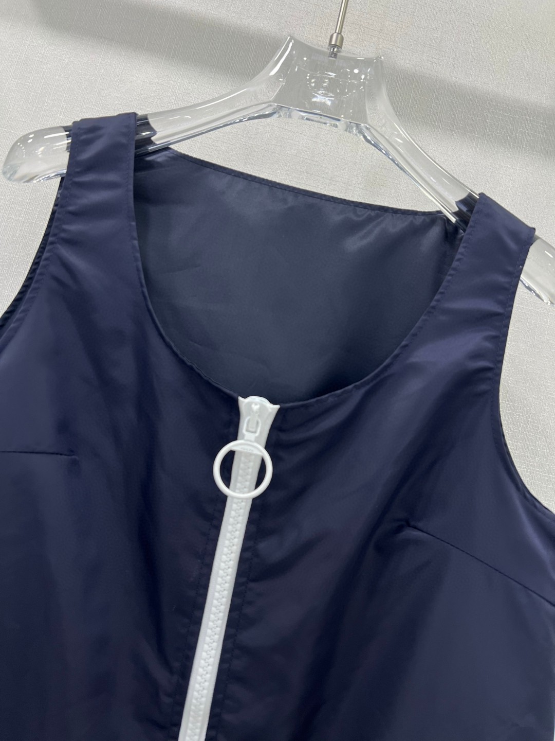 夏新品入荷 女性プラダ 着痩せ安心のスカート ?