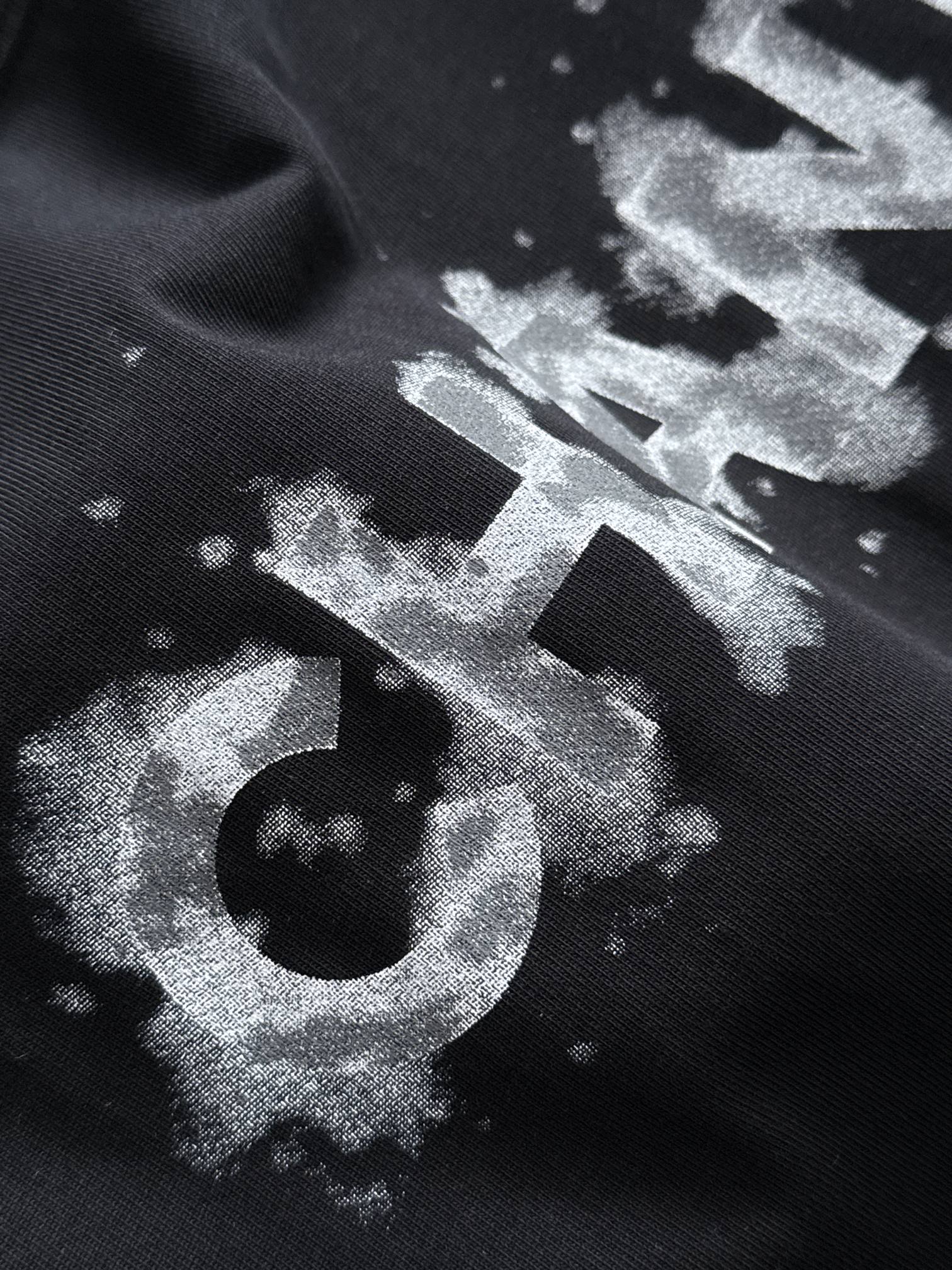 シャネル 新作 ハンドプリント ホワイトTシャツ タオル地 ダブルCロゴ レディース サイズ豊富