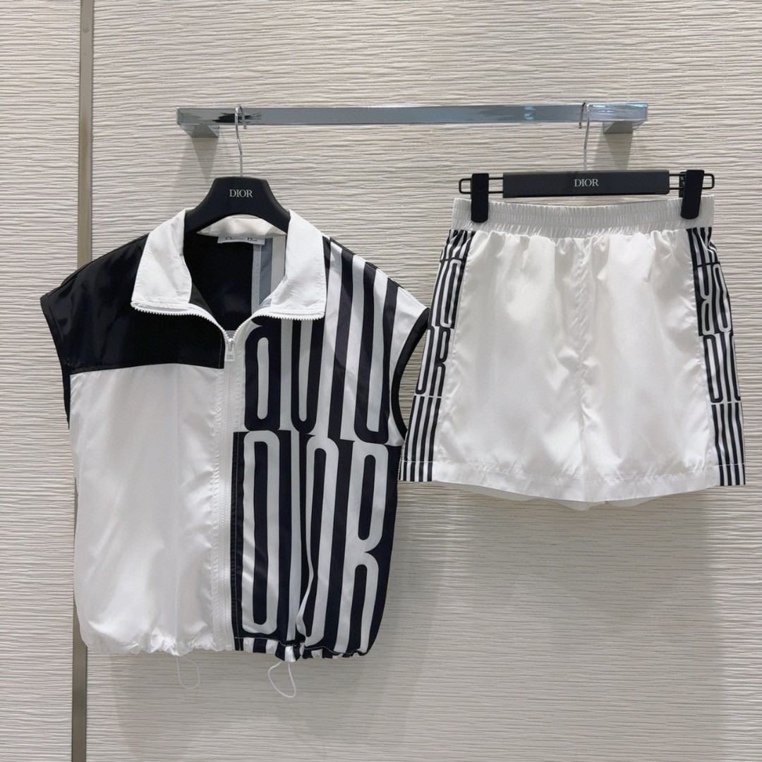 夏新品入荷 女性クリスチャンディオール セットアップ? 2505