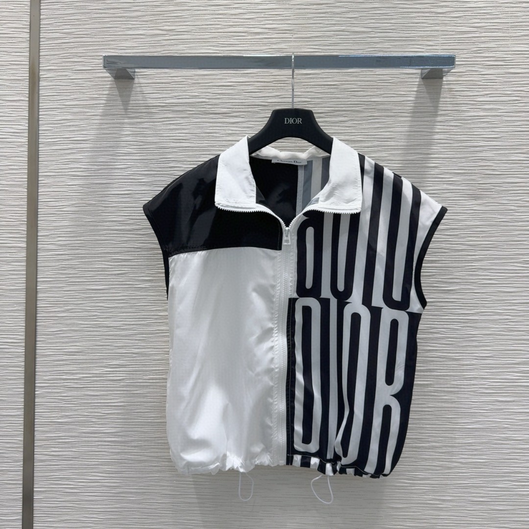 夏新品入荷 女性クリスチャンディオール セットアップ? 2505