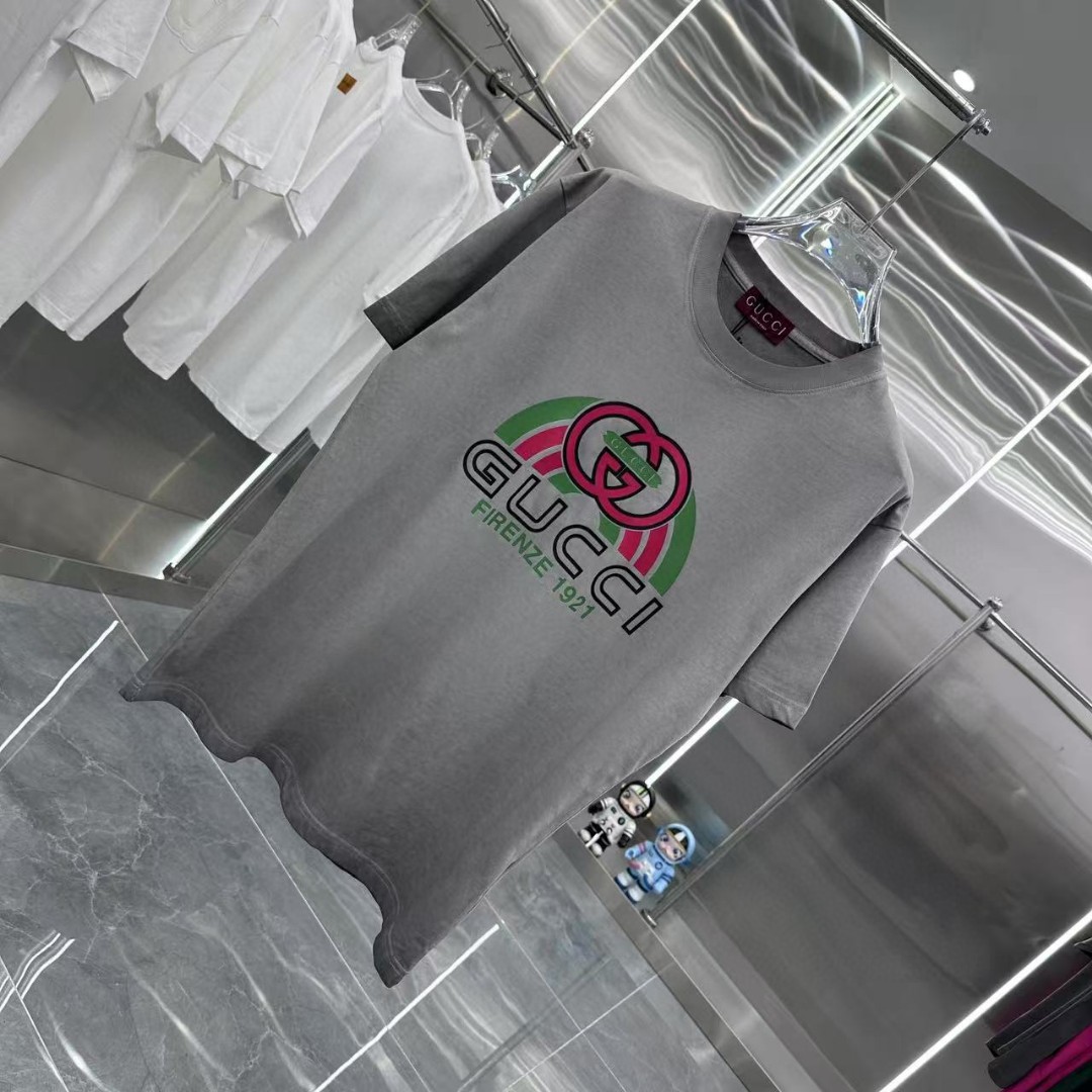 夏新品入荷 女性グッチ トップス Tシャツ