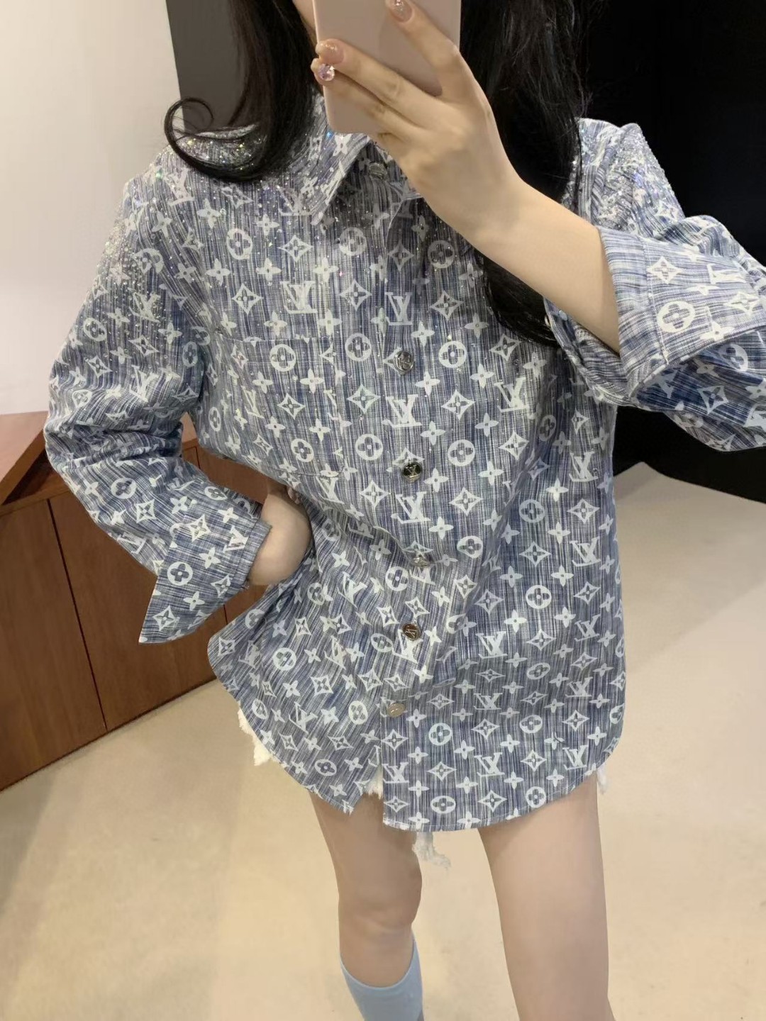 夏新品入荷 女性ルイヴィトン ワイシャツ ?