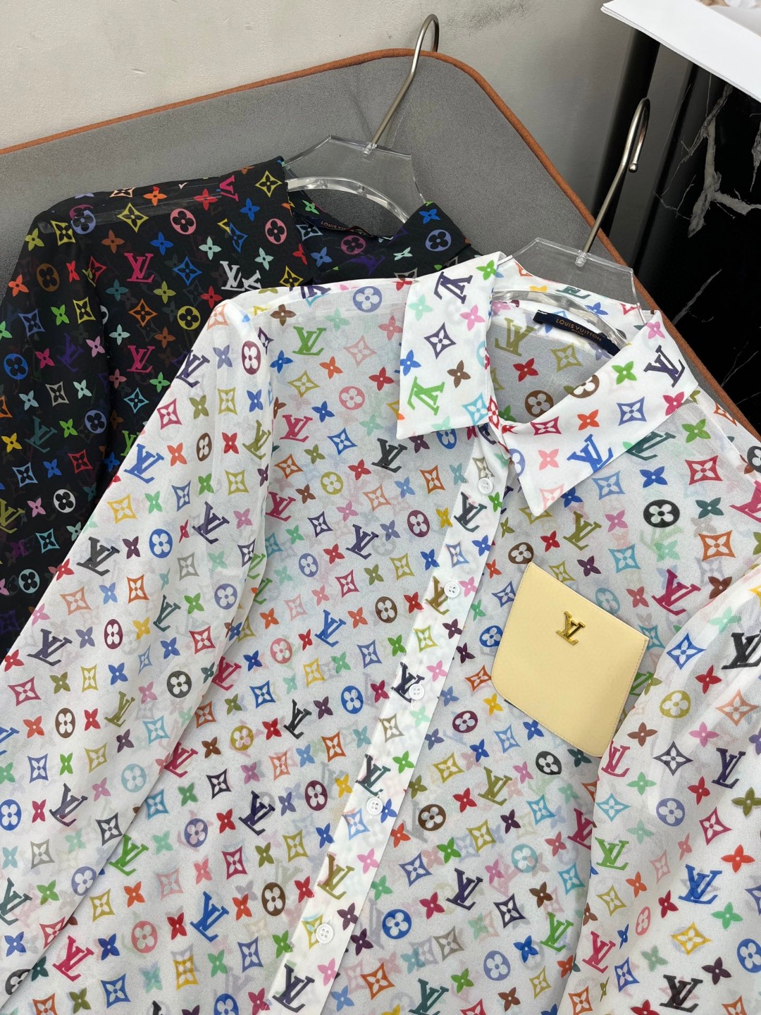 夏新品入荷 女性ルイヴィトン ワイシャツ ?